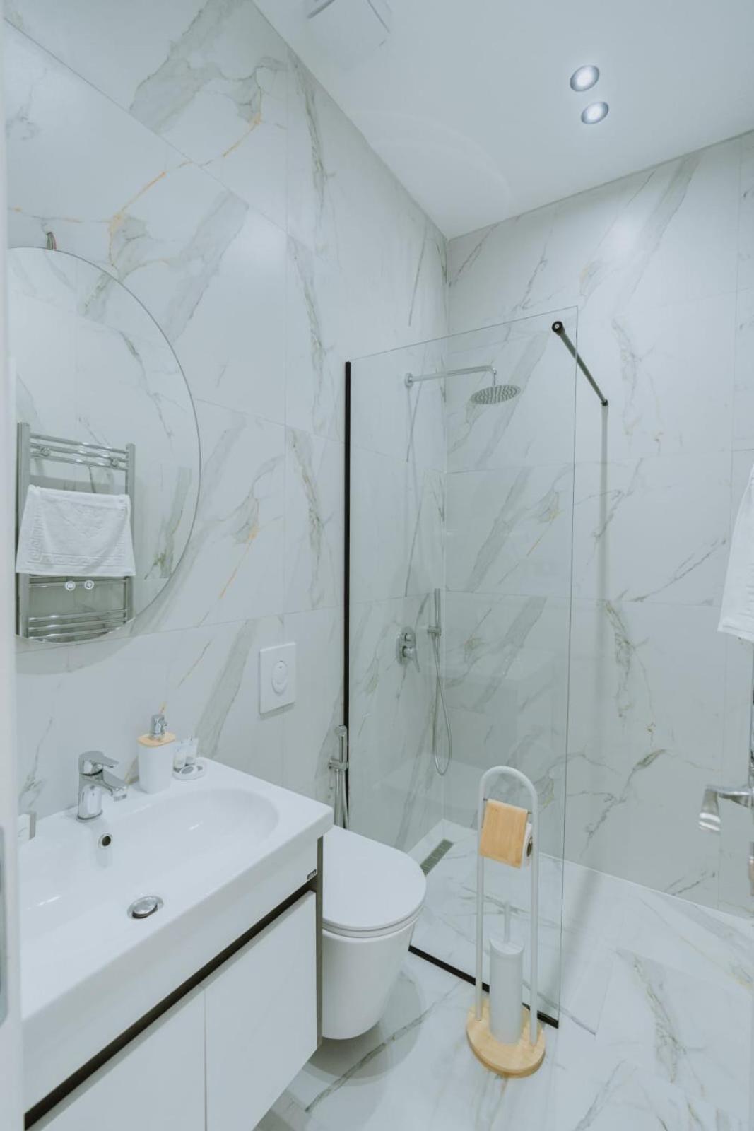 Dyrmo Hotel بيرات المظهر الخارجي الصورة