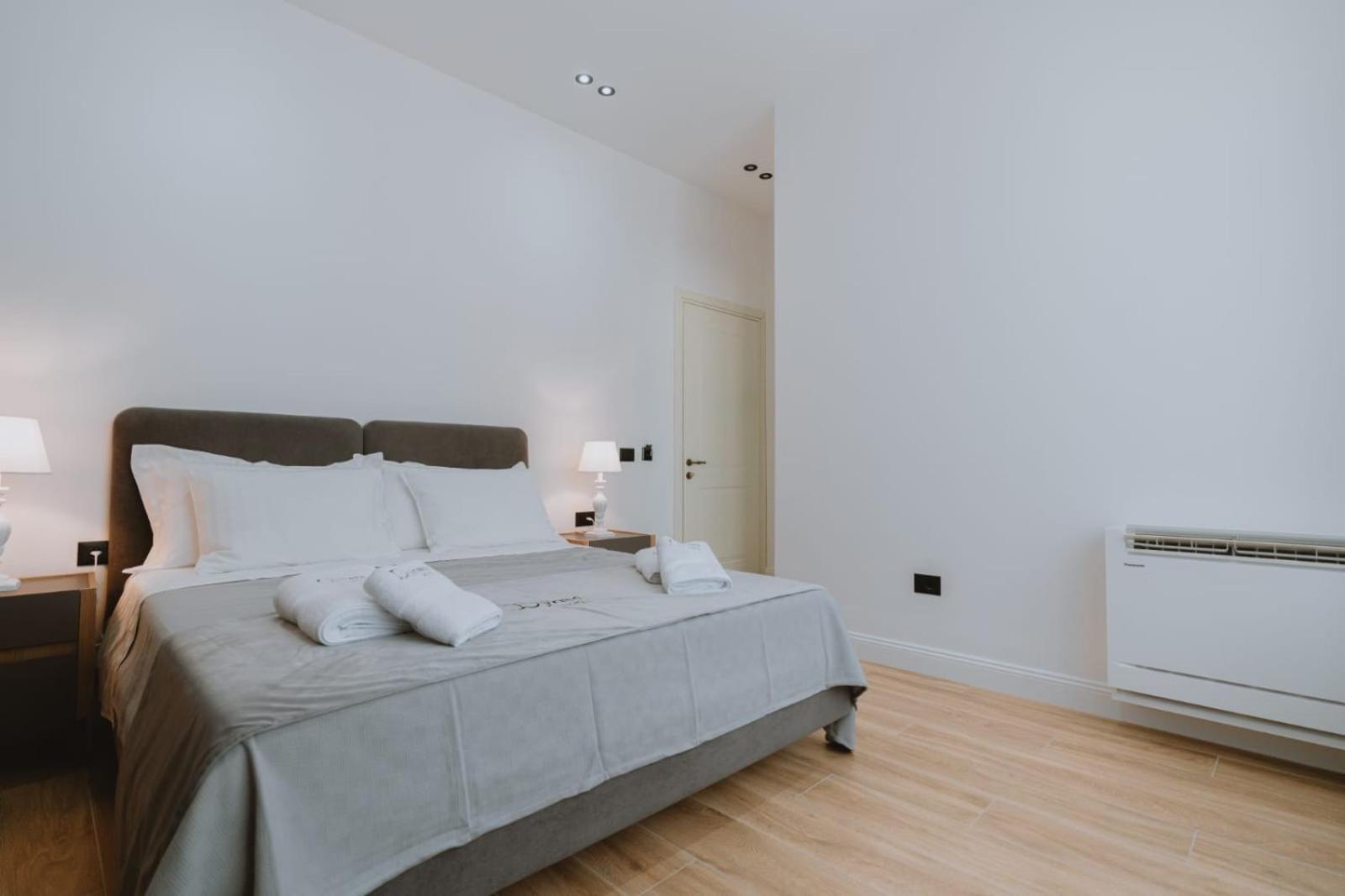 Dyrmo Hotel بيرات المظهر الخارجي الصورة